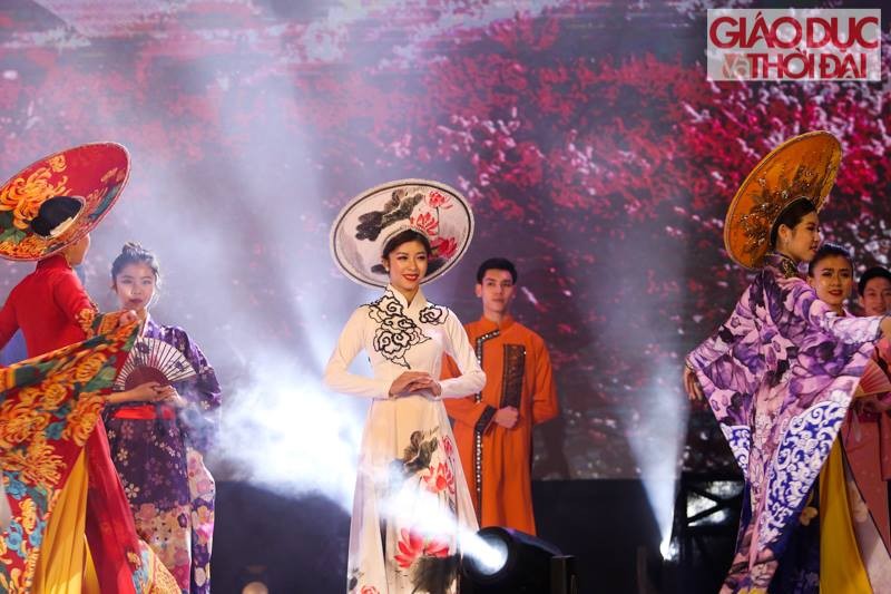 Tưng bừng khai mạc Lễ hội hoa anh đào Nhật Bản - Hà Nội 2019