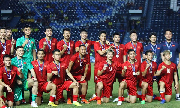 Việt Nam thua đá luân lưu, giành HCB King"s Cup 2019