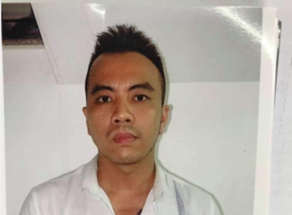 Công an quận Tân Phú, (TP.HCM) đã khởi tố bị can, bắt tạm giam Nguyễn Văn Rin (28 tuổi, ngụ tỉnh Bình Định) về hành vi "Cướp tài sản".

