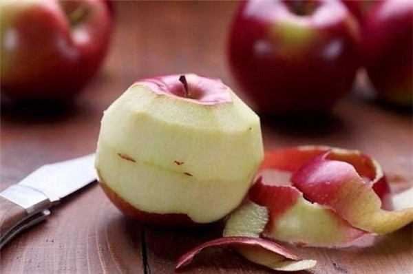 Vỏ táo chứa rất nhiều dinh dưỡng mà bạn không nên bỏ - Ảnh: Minh họa.