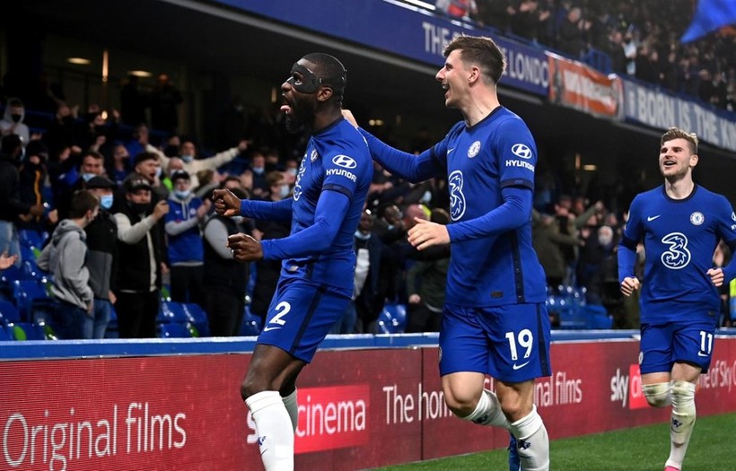 Premier League: M.U giành vị trí Á quân, Chelsea chạm 1 tay vào vé dự Champions League
