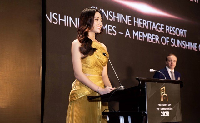 Hoa hậu Lương Thuỳ Linh làm Giám đốc ở tuổi 20