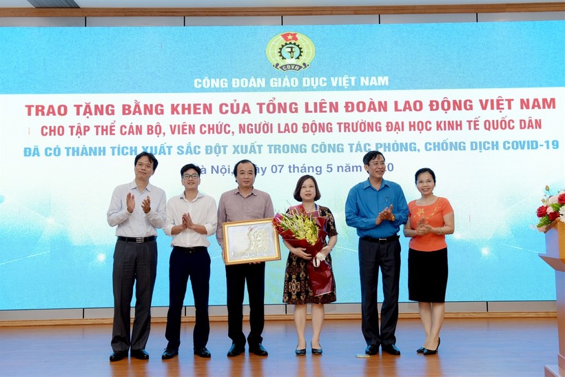 Tổng LĐLĐ Việt Nam đánh giá cao hiệu quả chương trình thiện nguyện "Cây gạo NEU"
