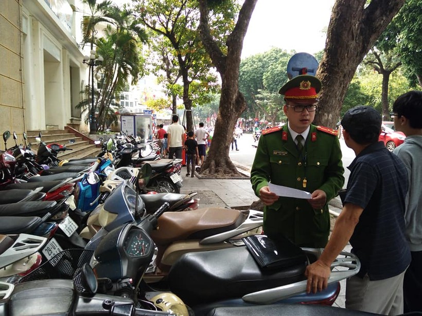 Hà Nội: Xử phạt gần 500 trường hợp vi phạm trông giữ xe tại phố cổ