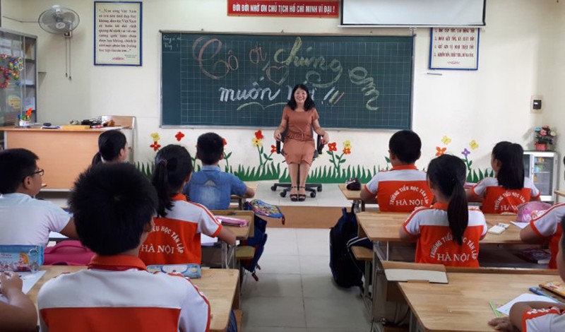 Cô giáo đánh giá học sinh bằng hình thức “ghế nóng”