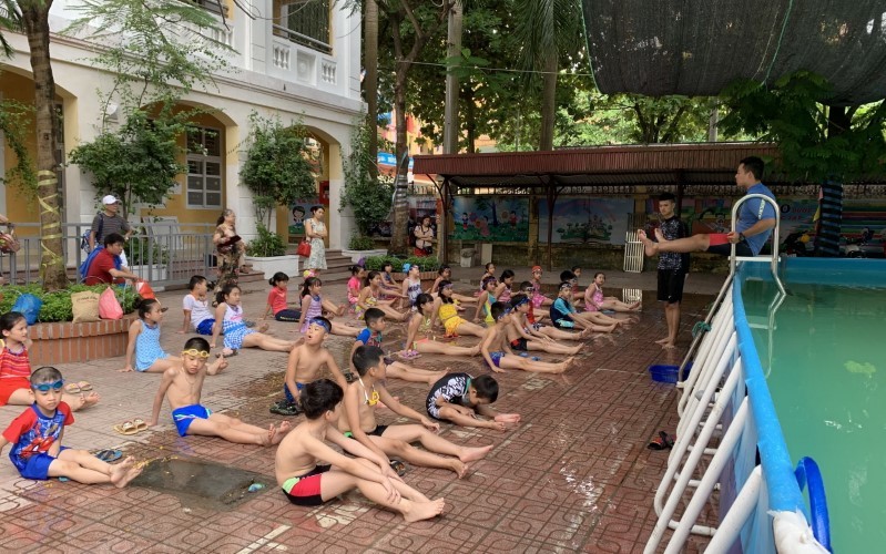 Phổ cập bơi lội cho học sinh trong dịp hè