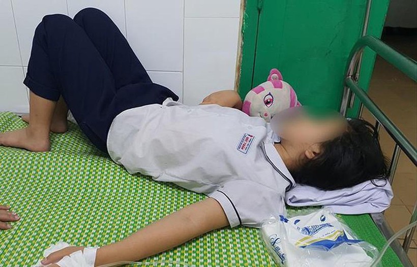 Từ vụ ngộ độc nước ngọt tại Hải Phòng: Cần tập huấn về an toàn thực phẩm cho các trường học