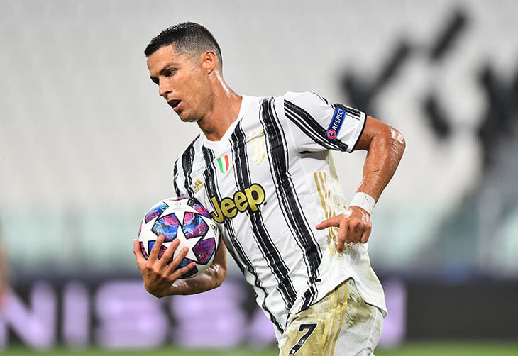 Ronaldo lập hàng loạt "siêu kỷ lục" trong ngày buồn của Juventus