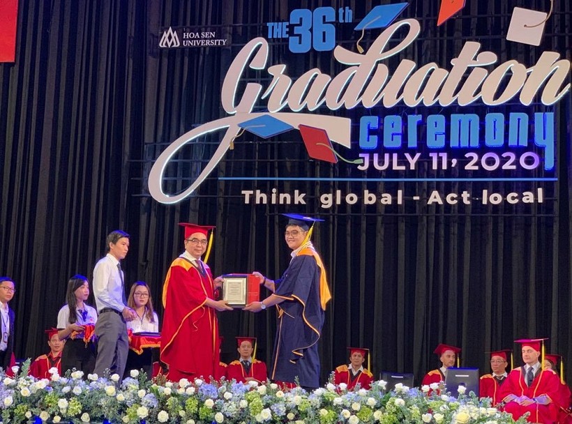 Trường ĐH Hoa Sen trao bằng tốt nghiệp lần thứ 36
