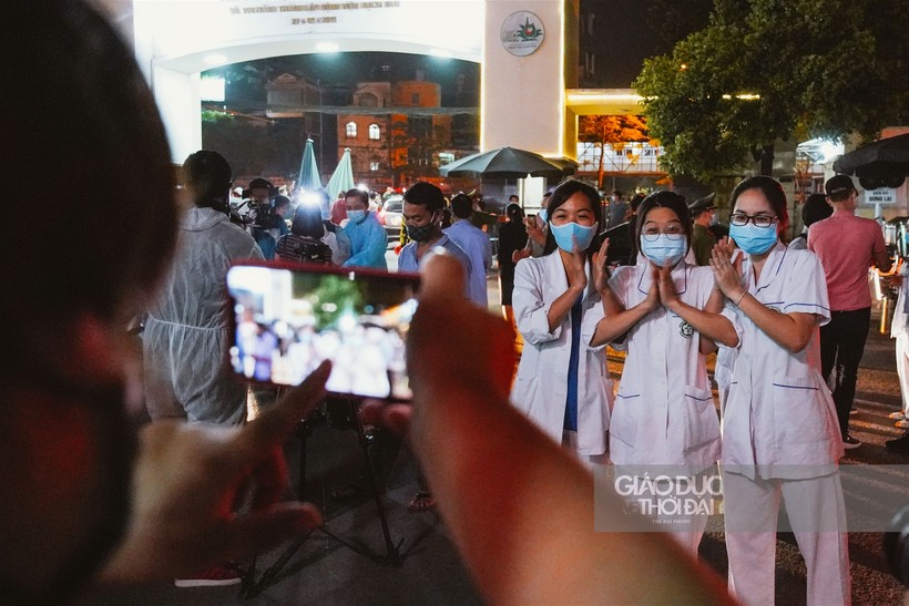 Dỡ bỏ lệnh phong toả Bệnh viện Bạch Mai
