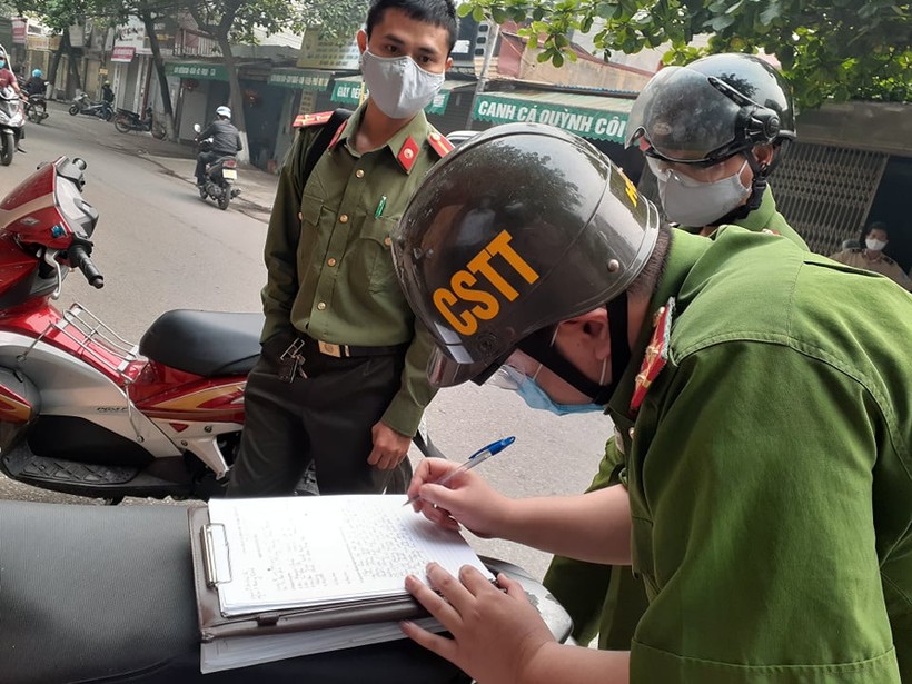 Điện Biên: Nhiều hộ kinh doanh thiếu ý thức chấp hành "cách ly toàn xã hội"