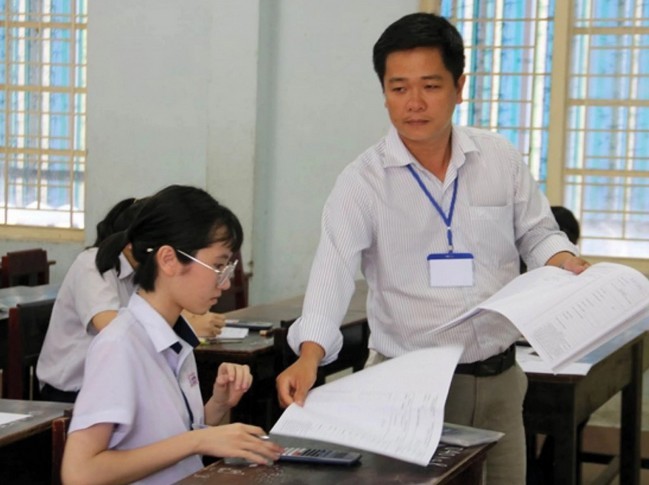 Trường THPT chuyên Khoa học Tự nhiên thi trước các trường chuyên Hà Nội 1 tuần