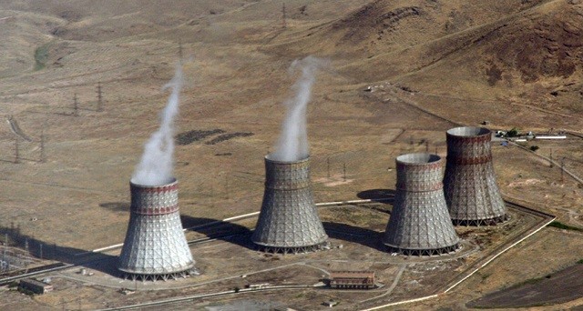 Azerbaijan dọa tấn công nhà máy nguyên tử Armenia