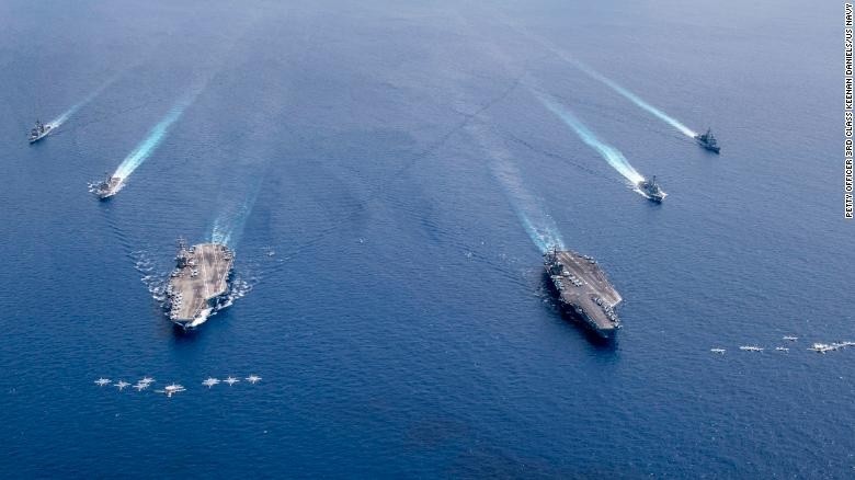 Tàu tấn công USS Ronald Reagan và USS Nimitz của Mỹ tập trận ở Biển Đông