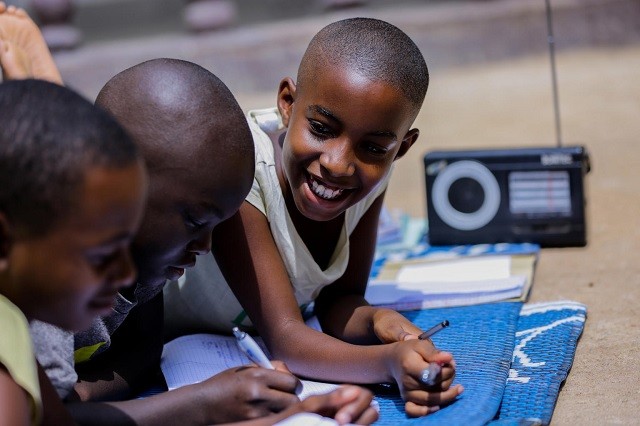 Zimbabwe: Các trường học phát sóng bài giảng qua radio