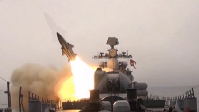 Xem tàu chiến Nga phá hủy các mục tiêu ẩn của kẻ thù