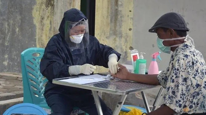 Indonesia: Số ca mới mắc Covid-19 tăng kỷ lục trong bối cảnh thiếu máu