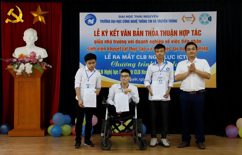 Thái Nguyên: Nhà trường và doanh nghiệp ký kết thỏa thuận hợp tác hỗ trợ sinh viên khuyết tật