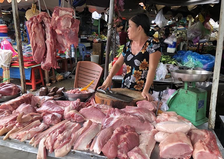 Ninh Thuận: Giá thịt heo vẫn giữ ở mức cao