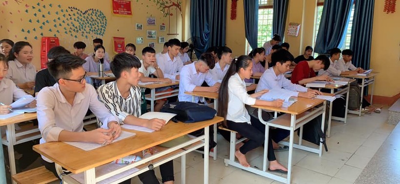 Lào Cai: Hỗ trợ học sinh hoàn cảnh khó khăn thi tốt nghiệp THPT