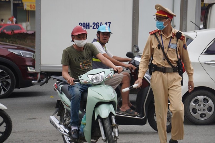 Hà Nội xử phạt gần 1 tỷ đồng sau 2 ngày ra quân tổng kiểm tra phương tiện