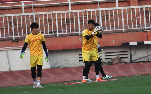 Những thủ môn nào có thể thay thế Đặng Văn Lâm ở AFF Cup?