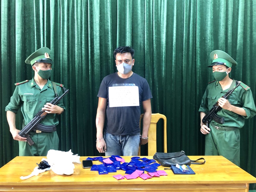 Quảng Bình: Vận chuyển 8.000 viên ma túy qua biên giới sa lưới biên phòng