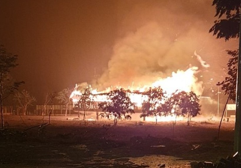 Kon Tum:  Ngôi nhà rông hàng tỷ đồng bị sét đánh cháy rụi