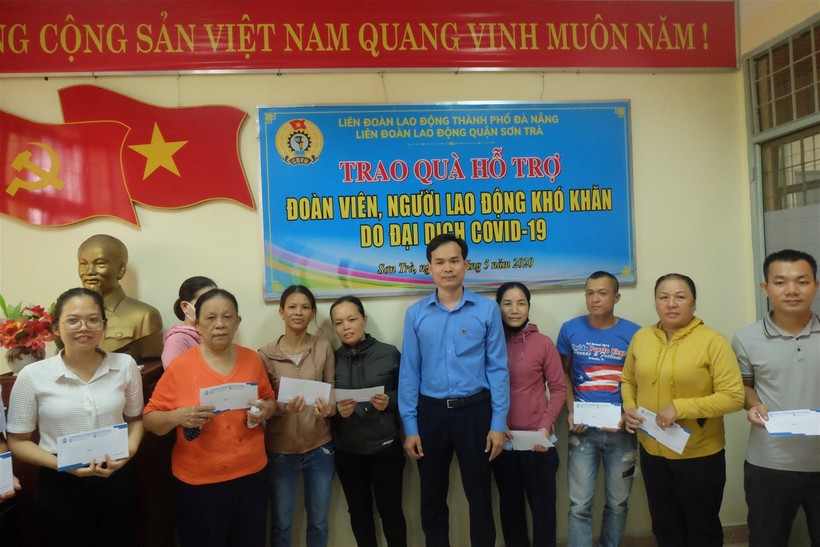 Đà Nẵng: Trao 1.500 suất quà hỗ trợ cho người lao động có hoàn cảnh khó khăn