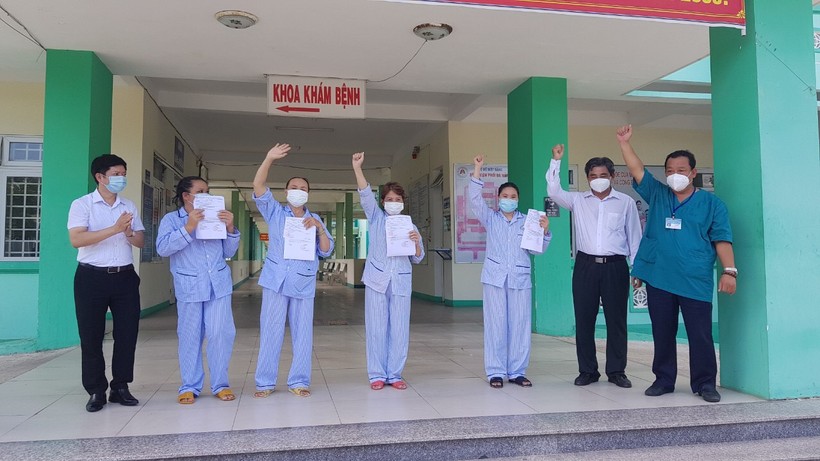 4 bệnh nhân nhiễm Covid-19 ở Đà Nẵng khỏi bệnh, được xuất viện