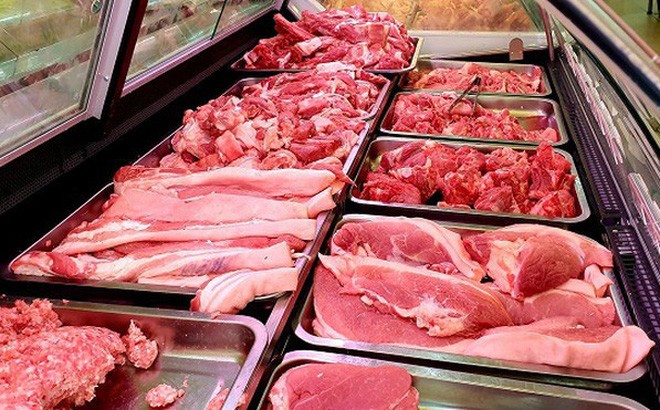 Giá thịt lợn đồng loạt treo ngưỡng 200.000 đồng/kg