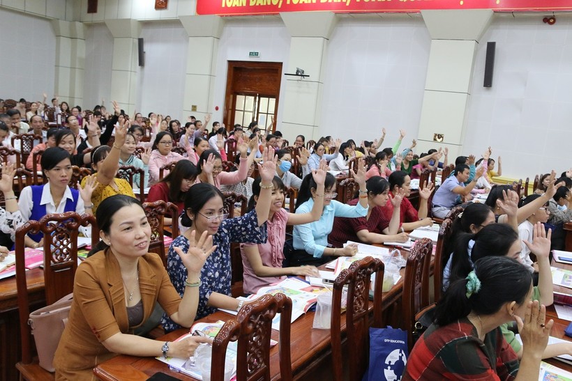 Tiền Giang: Hơn 400 giáo viên tập huấn SGK Tiếng Anh lớp 1