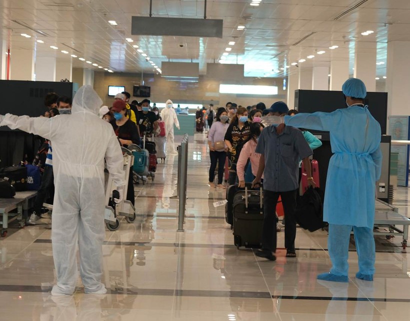Cần Thơ: Kiểm tra sức khỏe, khai báo y tế tất cả hành khách bay từ Đà Nẵng