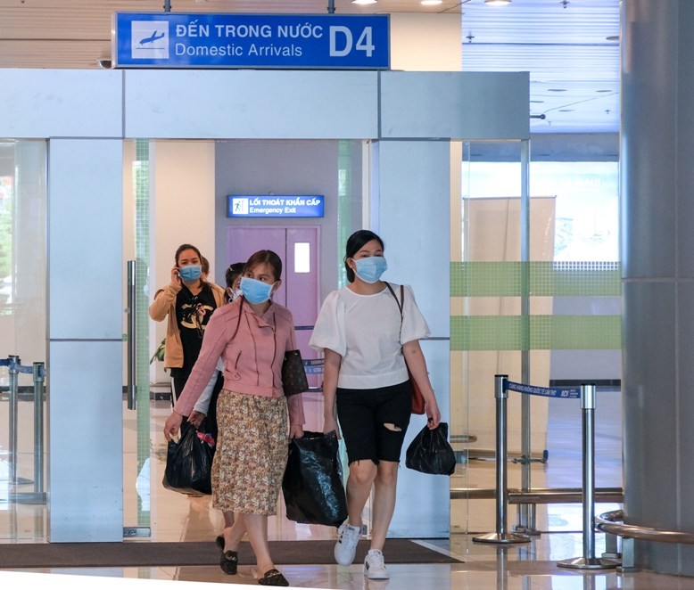 Tất cả hành khách từ Đà Nẵng về sân bay Cần Thơ âm tính với SARS-CoV-2