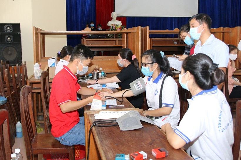 Sinh viên Trường ĐH Tiền Giang chung sức hiến máu cứu người