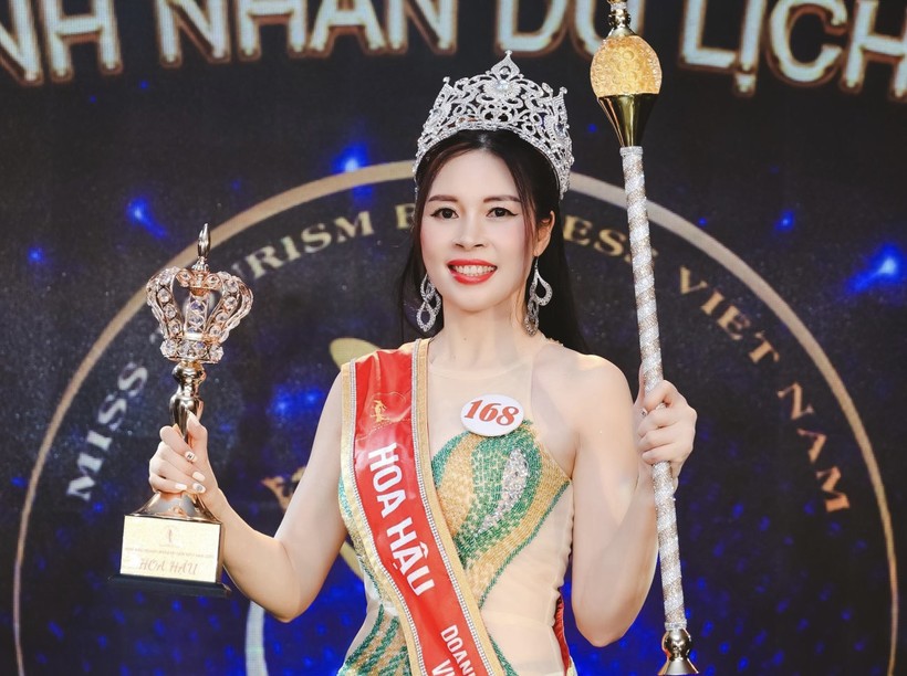 Vũ Thục Hiền đăng quang Hoa hậu Doanh nhân Du lịch Việt Nam 2023
