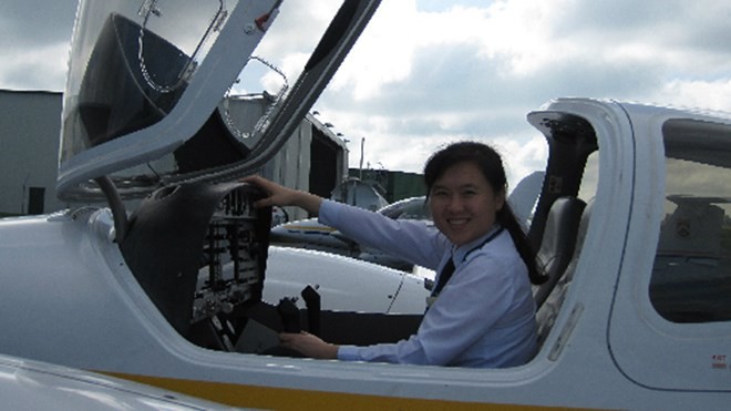 Công việc lái máy bay mang đến cho nữ phi công Lê Thị Bích Hồng những trải nghiệm thú vị. 
