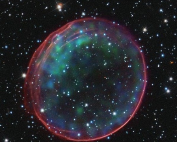 Tàn dư của vụ nổ siêu tân tinh nằm trong Đám mây Magellan lớn, một thiên hà nhỏ cách trái đất khoảng 170.000 năm ánh sáng. Ảnh: NASA