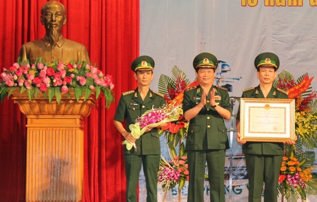 Báo Biên phòng vinh dự nhận Huân chương bảo vệ Tổ quốc hạng nhì do Chủ tịch nước ký quyết định trao tặng.