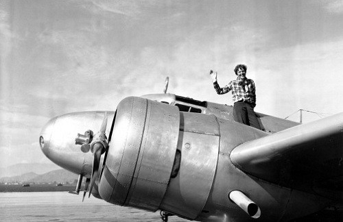 Nữ phi công đầu tiên bay qua Đại Tây Dương