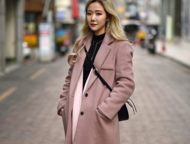 Học giới trẻ Hàn Quốc mix đồ siêu độc - đẹp với áo khoác dáng dài