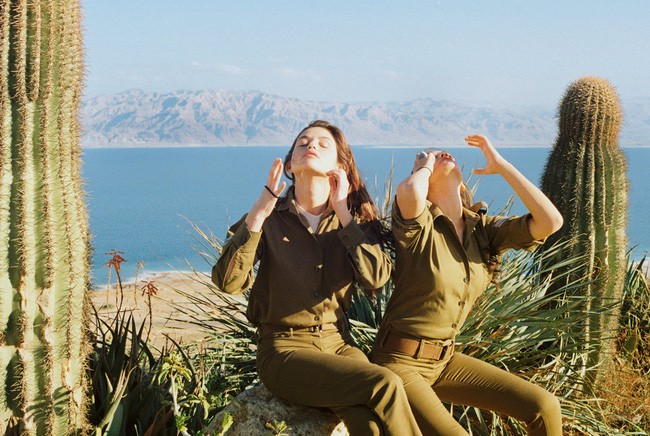 Xuýt xoa trước những nữ binh xinh đẹp trong quân đội Israel