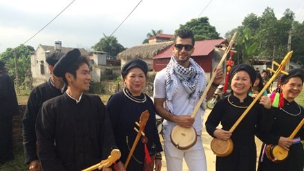 Sinh viên ngoại truyền lửa văn hóa Việt