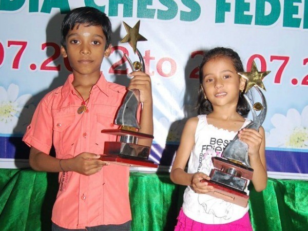 Cậu bé 11 tuổi trở thành kiện tướng cờ vua trẻ nhất thế giới