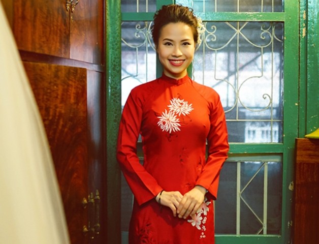 Cô dâu Hà Nội diện lại áo dài của mẹ trong lễ ăn hỏi