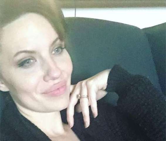 Sốc trước vẻ ngoài của “bản sao” Angelina Jolie