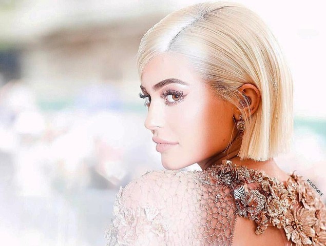 Kylie Jenner: Cô nàng được mệnh danh là "Nữ hoàng tóc" của Hollywood