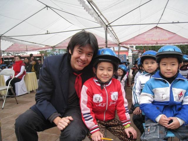 Stefan Phang và chương trình mũ bảo hiểm cho trẻ em Việt Nam.