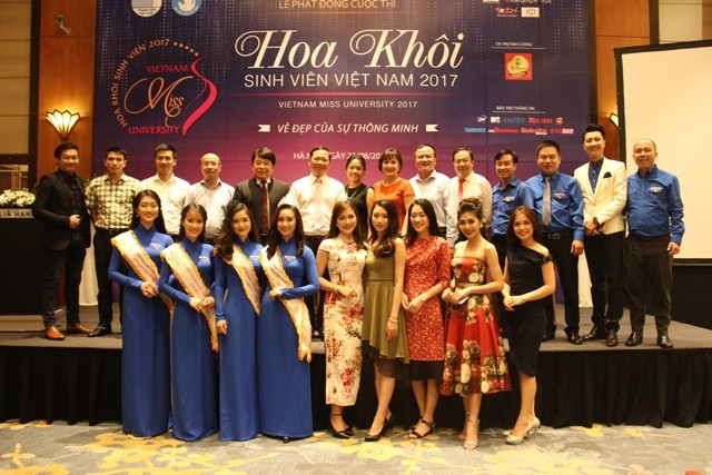 Nữ sinh viên Việt Nam duyên dáng đổi tên mới
