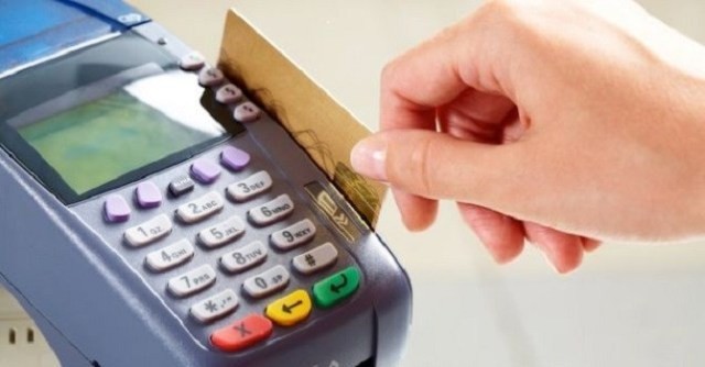 Hình thức thanh toán thẻ được nhiều người sử dụng hiện nay.